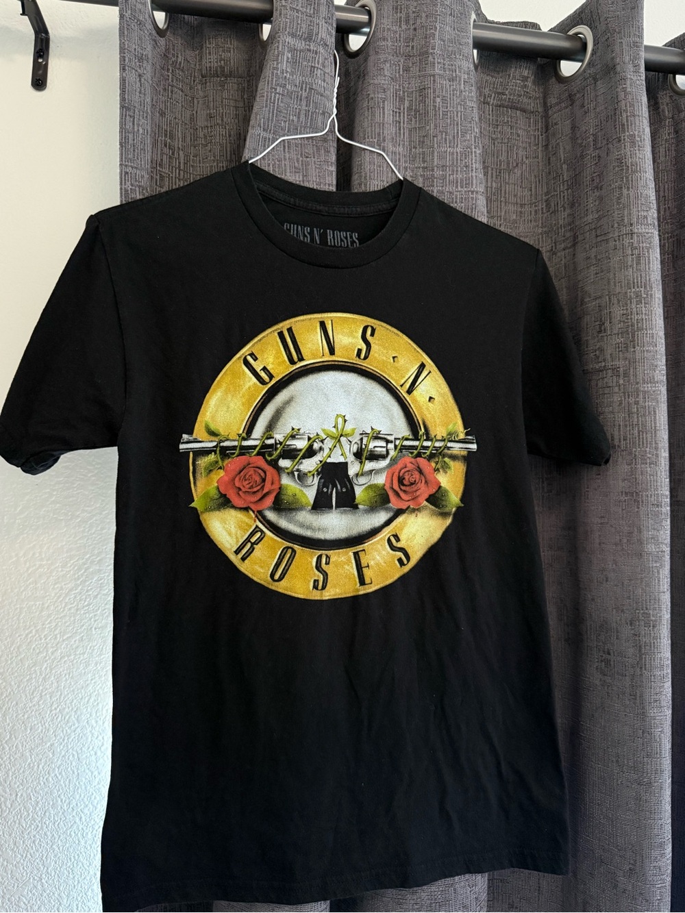Guns & Roses Band Tee Black Graphic Logo T‑Shirt